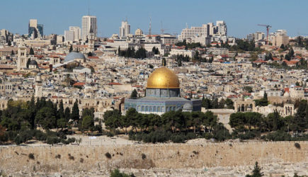 В Иерусалиме сошел Благодатный огонь