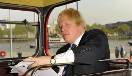 Джонсон отбился от скандала двумя словами: Отставки не будет