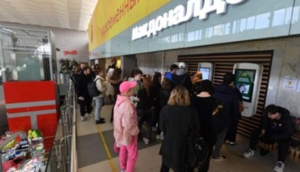 Западные бренды возвращаются в Россию &laquo;с черного хода&raquo;. Власти составили список из 200 наименований