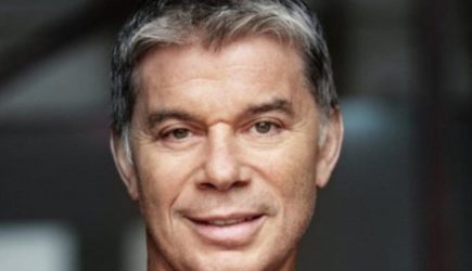 «Платье, золото, бриллианты»: Бросивший жену на старости лет Газманов откупается от греха