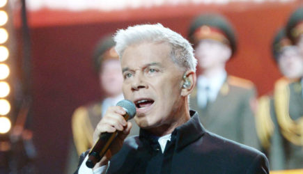 Супруга Олега Газманова выехала из России