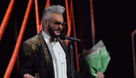 Киркорова погнали из России после выходки с крестом