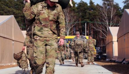 «Работайте, ребята»: Виктор Баранец о капкане США для Украины