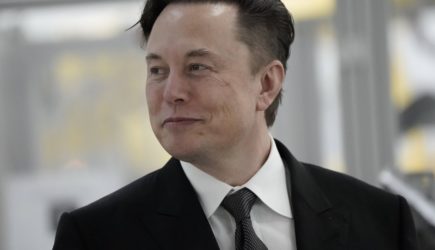 В США пенсионный фонд подал иск против Маска из-за покупки Twitter