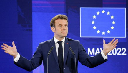 Макрон назвал возможные сроки вступления Украины в Евросоюз