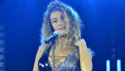 Экс-солистка &#171;ВИА Гры&#187; решила избавиться от паспорта РФ