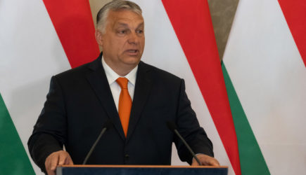 На Россию хотят сбросить «атомную бомбу»: За Москву вступился Будапешт