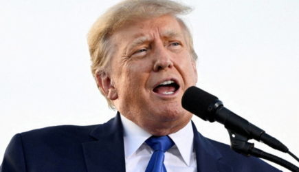 Трамп заявил об укреплении рубля до исторического максимума из-за роста цен