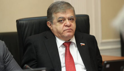 Сенатор пристыдил Макрона и Шольца за призывы освободить военных с «Азовстали»