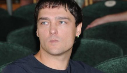 Фанаты внезапно ушедшего Шатунова устроили свару в очереди к гробу