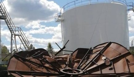 В Башкирии на нефтебазе произошел взрыв