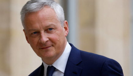 Франция начала переговоры с ОАЭ по замещению поставок нефти из России