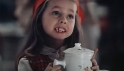 В детстве была звездой, а в 24 внезапно умерла: что стало с актрисой, сыгравшей Галюню в «Белые росы»