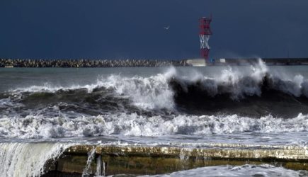 Россиян предупредили о надвигающейся на Черное море опасности
