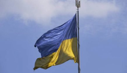 Украинка развернула флаг «Азова»* на соревнованиях. Венгры возмутились