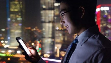 Не стоит слишком долго глядеть в телефон: может даже убить