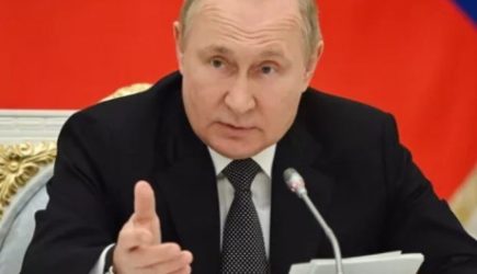 Сейчас страна проходит через очередную череду испытаний — Путин