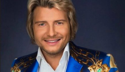 Его любят за красоту, а посмотрите на сына