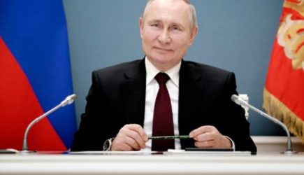 Президент РФ подписал закон: «повышать доплаты к пенсиям»