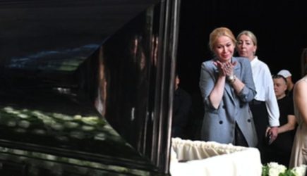 Вдову Юрия Шатунова госпитализировали из-за проблем с сердцем