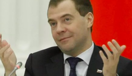 Медведев передал Си Цзиньпину послание от Путина