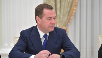 «Никчемные шавки»: Медведев унизил США и Европу