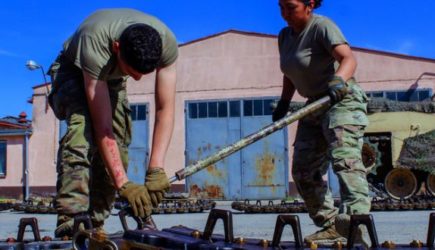 Бразильская супермодель&nbsp;убивала русских на Украине из &laquo;гуманитарных&raquo; соображений