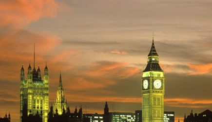 Британцам предрекли нищету: Счета за электроэнергию бьют рекорды — Daily Mail