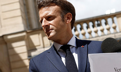 Во Франции потребовали отставки Макрона за &laquo;предательство&raquo; страны