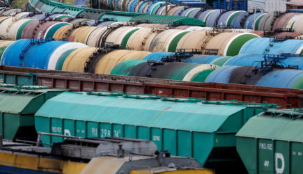 Алиханов допустил остановку транзита грузов в Калининград с 1 сентября