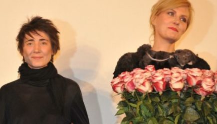 &laquo;Выходит замуж&raquo;: Сбежавшая в Европу с Земфирой Литвинова похвасталась свадебным платьем