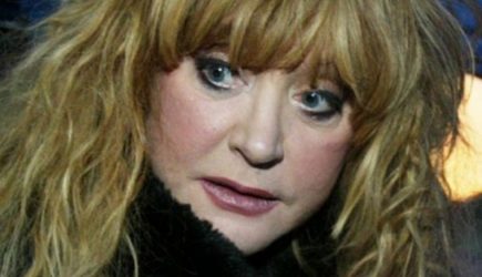 Не Пугачева: кто владеет замком на миллиард в деревне Грязь на самом деле