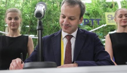 Дворкович выиграл кресло президента, предав Россию