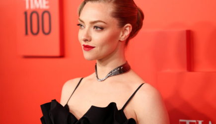 Актриса Аманда Сейфрид рассказала о съемках без нижнего белья в 19 лет