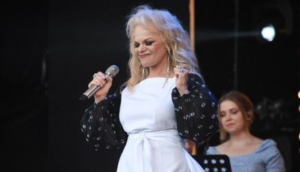 &laquo;Лучше есть хлеб и воду&raquo;: продавшуюся Долину спустили с небес на землю