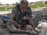 Умер самый грязный человек в мире: не мылся полвека