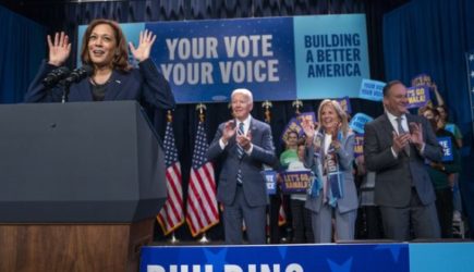 &#171;Заглянула в зад&#187;: офис Зеленского грубо унизил Харрис