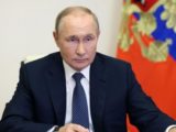Путин подписал закон о едином пособии малообеспеченным семьям с детьми