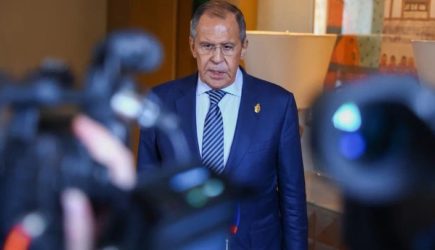 Лавров резко ответил на выкрик фотографа в Ереване: «Ещё чего?»