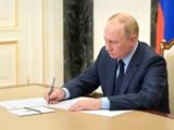 Путин подписал указ об ответных мерах на введение потолка цен на нефть