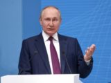 Путин заявил о снижении уровня бедности в России