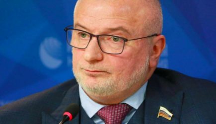 В Госдуму внесут законопроект об ограничениях для уехавших россиян