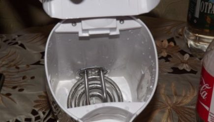 Секрет от прабабушки: как очистить чайник от накипи навсегда