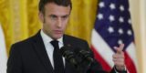 Макрон пожаловался французским военным на поведение русских