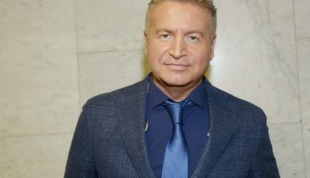 «Ушел к некой гражданке»: Агутин поставил точку в разводе с Варум