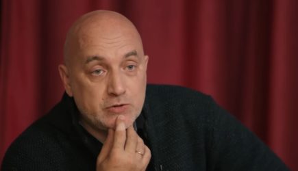 Прилепин перечислил артистов, которые ушли на фронт