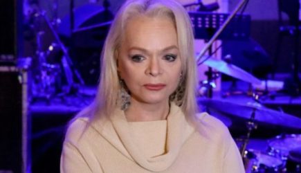 Почерневшую Долину с одной ногой нашли на берегу океана: Осталось четыре дня