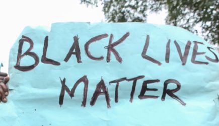 История повторяется: В США при задержании с электрошокером погиб брат