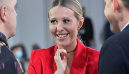 «Грязь»: известный артист публично плюнул в Собчак