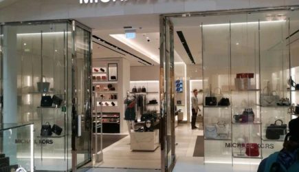 Michael Kors отказался от поставок в Россию